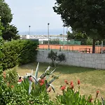 Vila At Location *