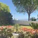 Vila At Location Split