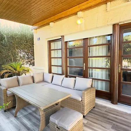 Villa At Location *