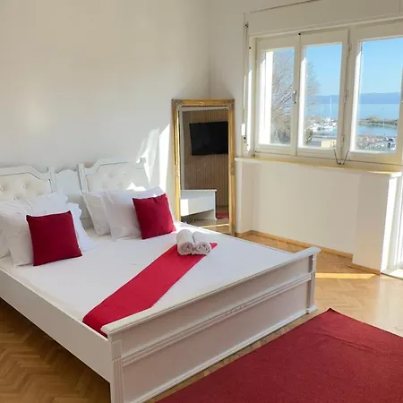 Villa At Location Split