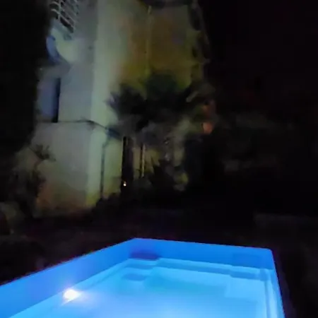 Villa At Location Split