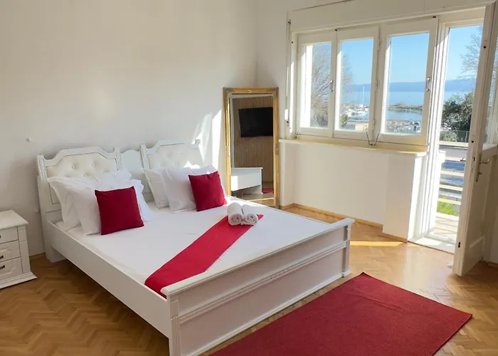 Villa At Location Split