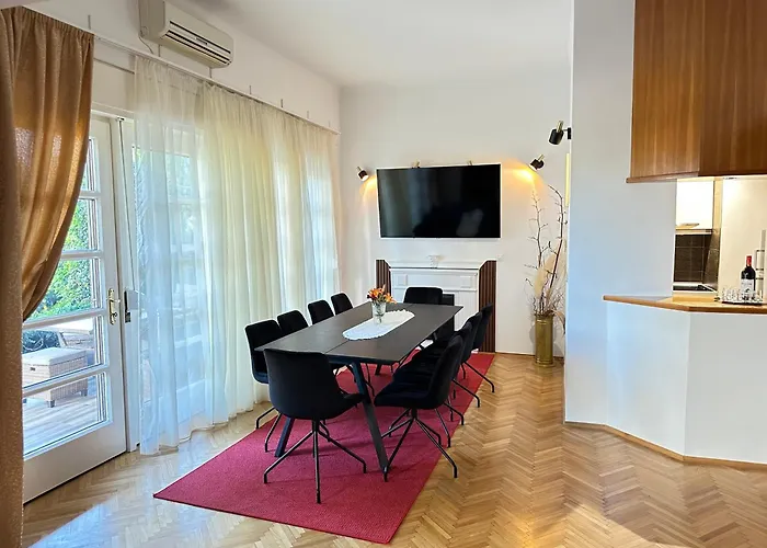 At Location Villa Split